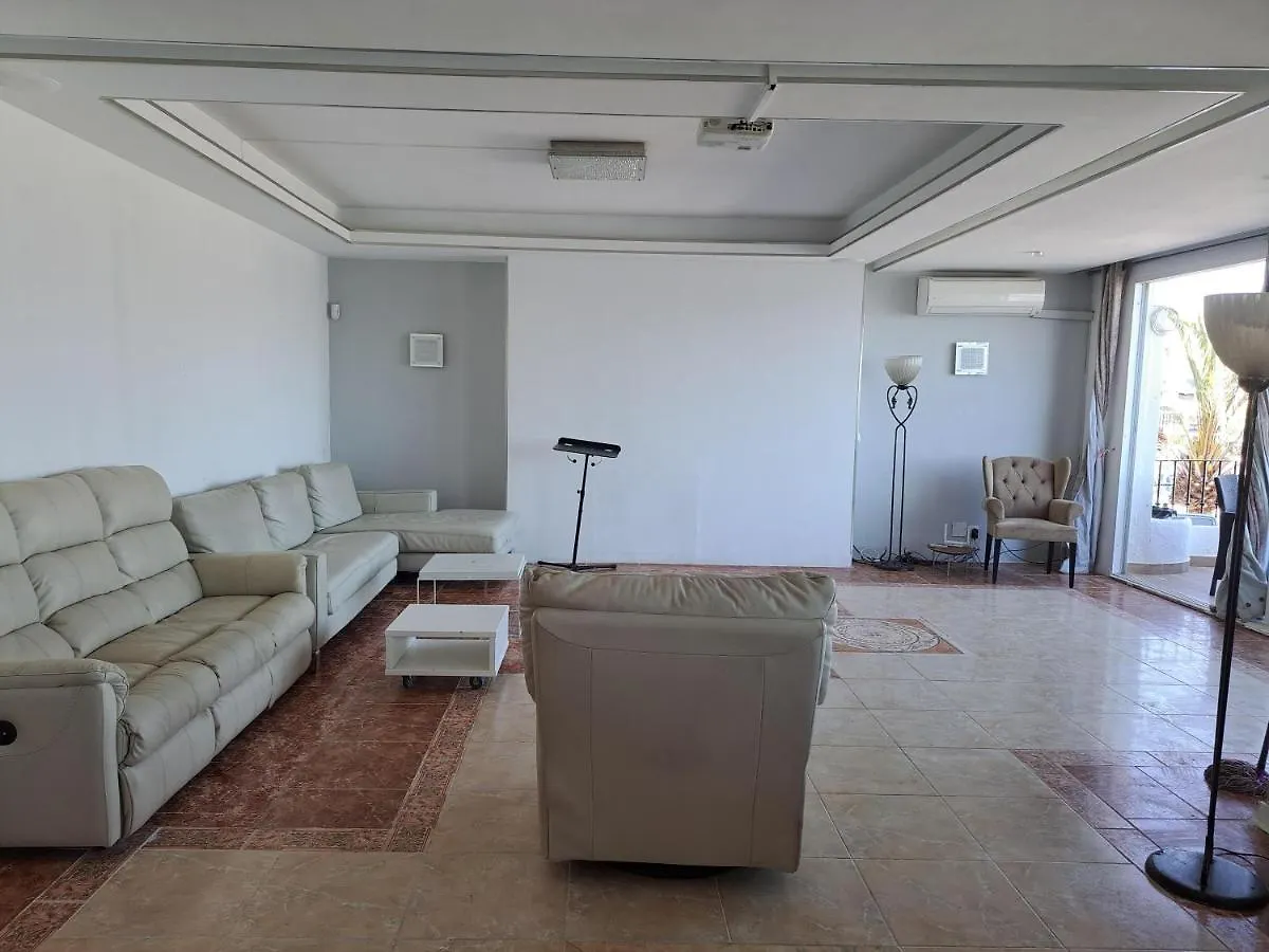 Suite Privado 1A Linea Puerto Banus. Atico Enorme, Vistas Increibles 마르베야