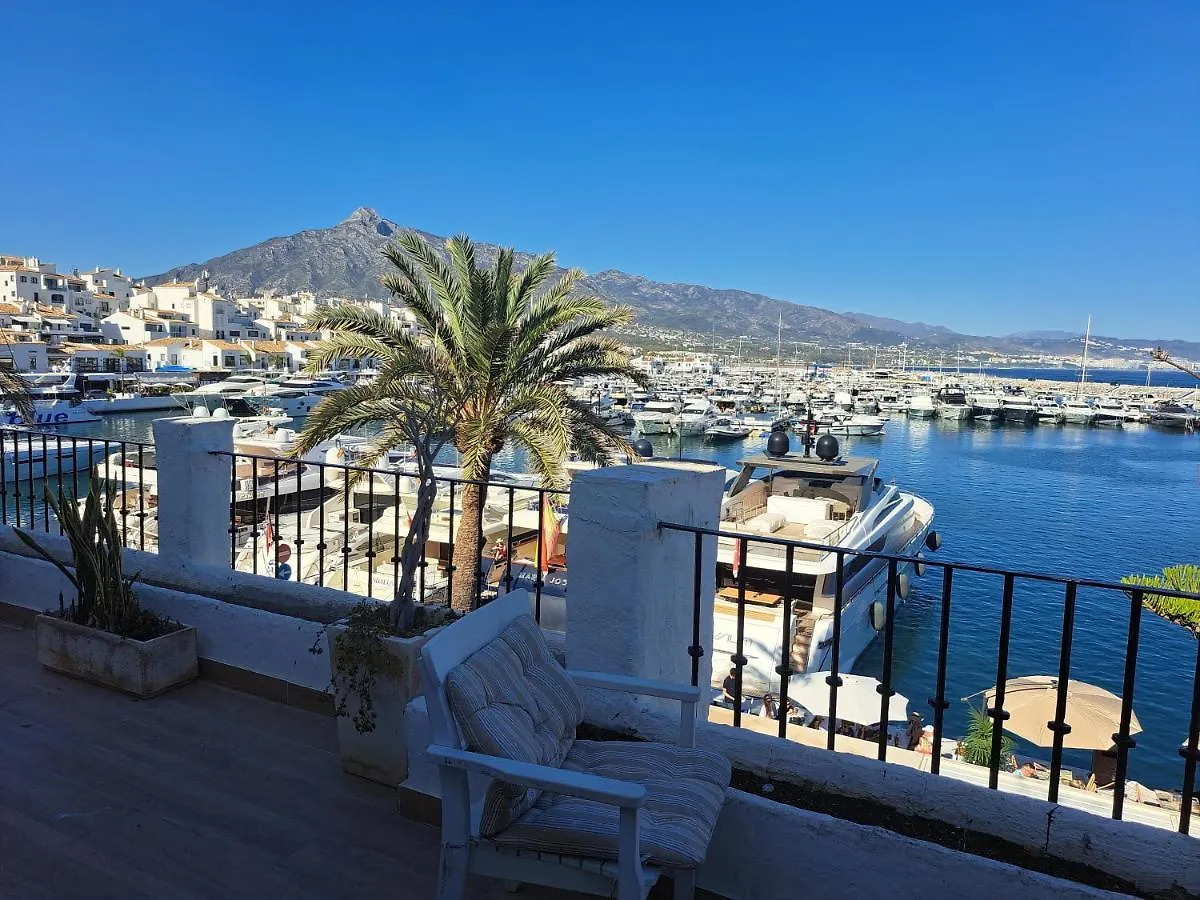 게스트하우스 Suite Privado 1A Linea Puerto Banus. Atico Enorme, Vistas Increibles 마르베야