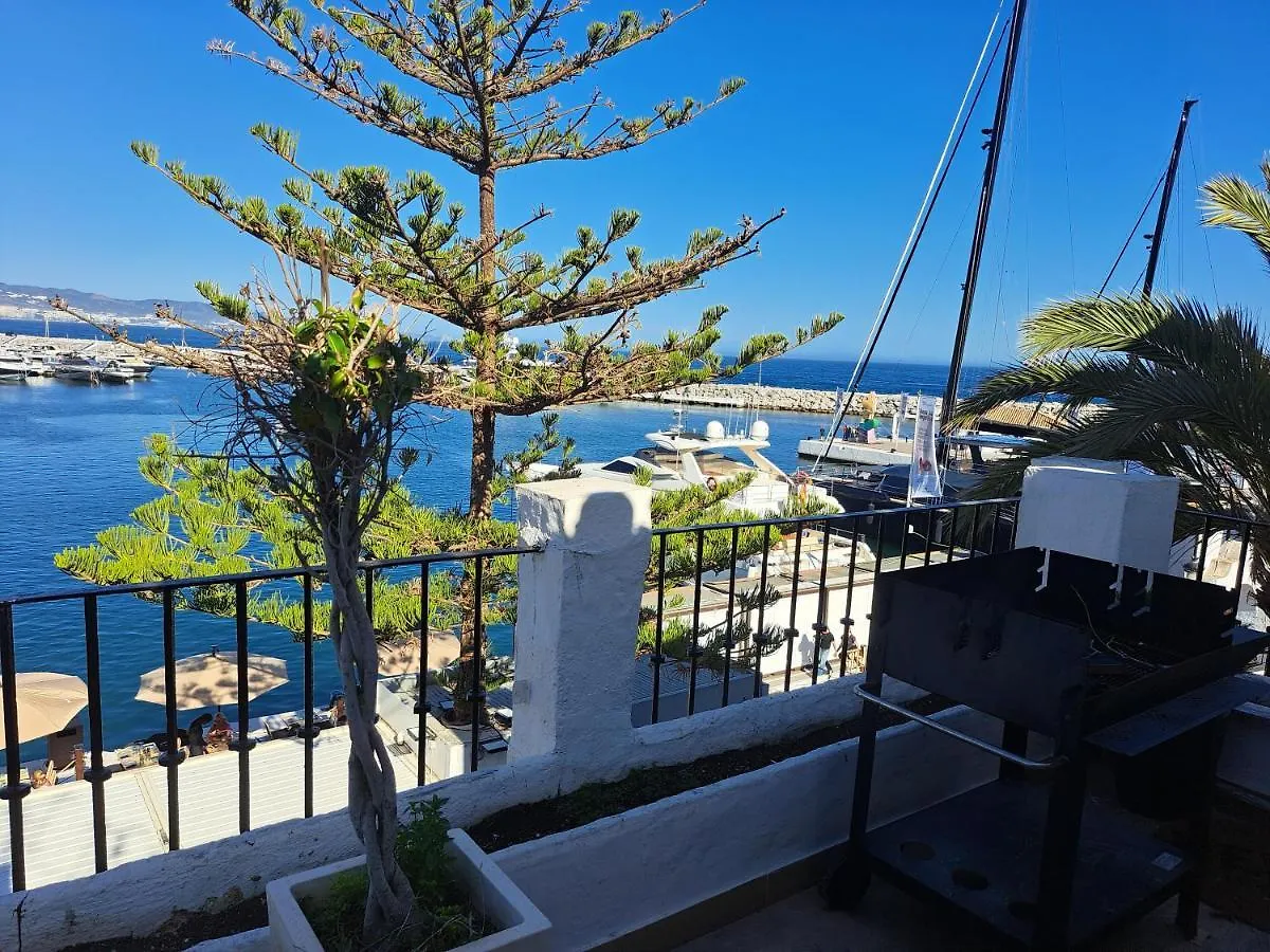 Suite Privado 1A Linea Puerto Banus. Atico Enorme, Vistas Increibles 마르베야 0*,  스페인